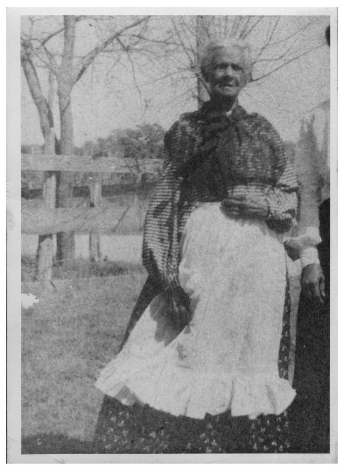 metapth17359_m_web-frm-0021 Photograph of Mahala Murchison